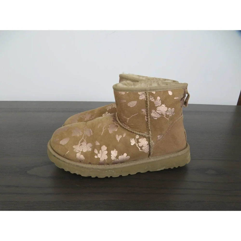 Ugg Mini Floral Boots Womens Size 9 Brown Shearling Ankle Winter 1118163 Classic
